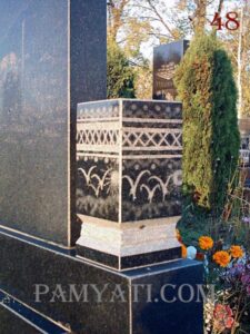 купить вазу на кладбище из гранита, купить вазу из гранита, ваза гранитная, ваза с узором, гранитная ваза с узором, квадратная гранитная ваза, ваза гранитная фото, памятник гранитный, памятник фото, памятник галерея